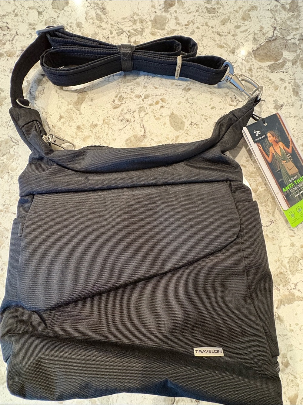Travelon Classic Anti-Theft Messenger Bag- Like new